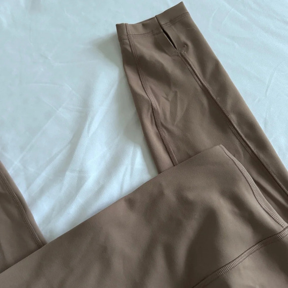 🆕🤎 Lululemon Asia Fit Wunder Train HR Tight 24” Hem Slit - Tauptastic Tan - Picture 7 of 14